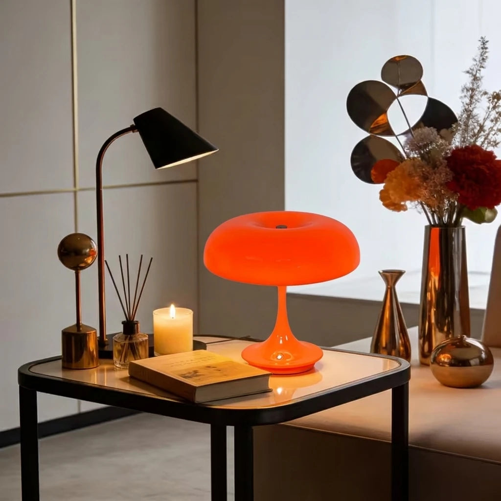 Capucine, lampe champignon en ABS à chapeau large sur pied évasé — vue 2