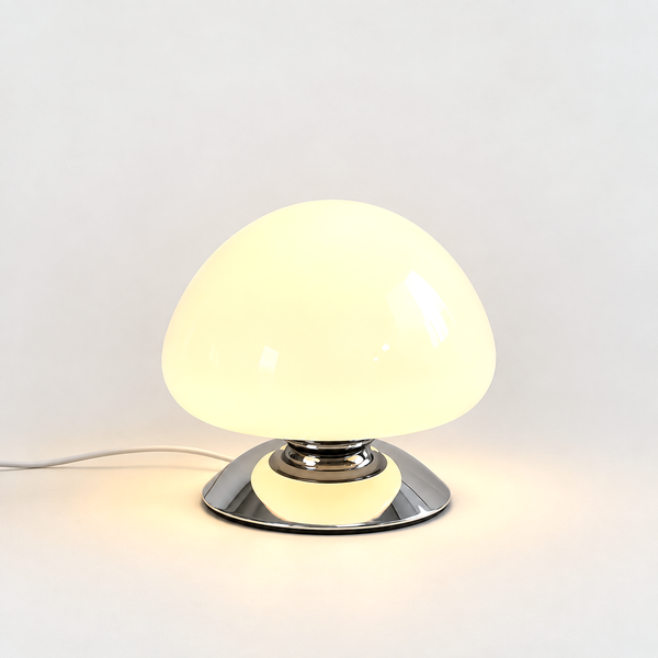 Lune, lampe champignon en verre crème sur socle chromé à deux gradins