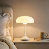 Capucine, lampe champignon en ABS à chapeau large sur pied évasé — vue 6