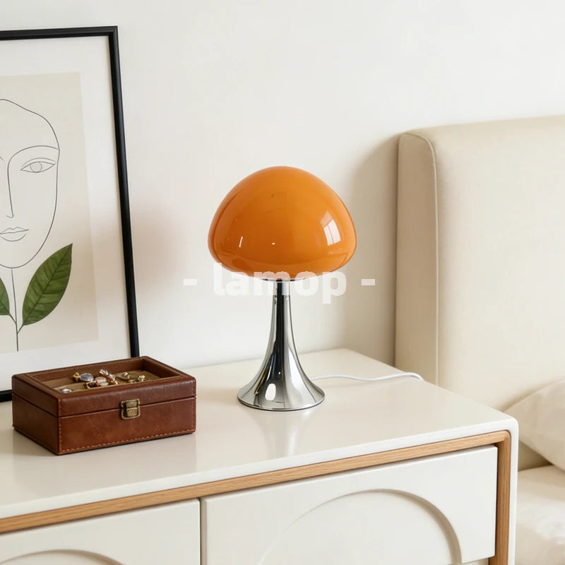Safran, lampe champignon en verre jaune laiteux sur pied évasé chromé, 26 cm — vue 2