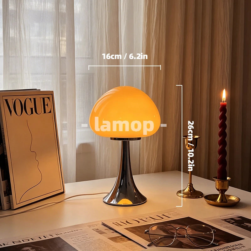Safran, lampe champignon en verre jaune laiteux sur pied évasé chromé, 26 cm — vue 7