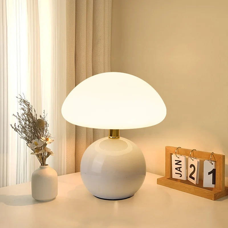 Bulle, lampe champignon en céramique émaillée à large chapeau diffusant