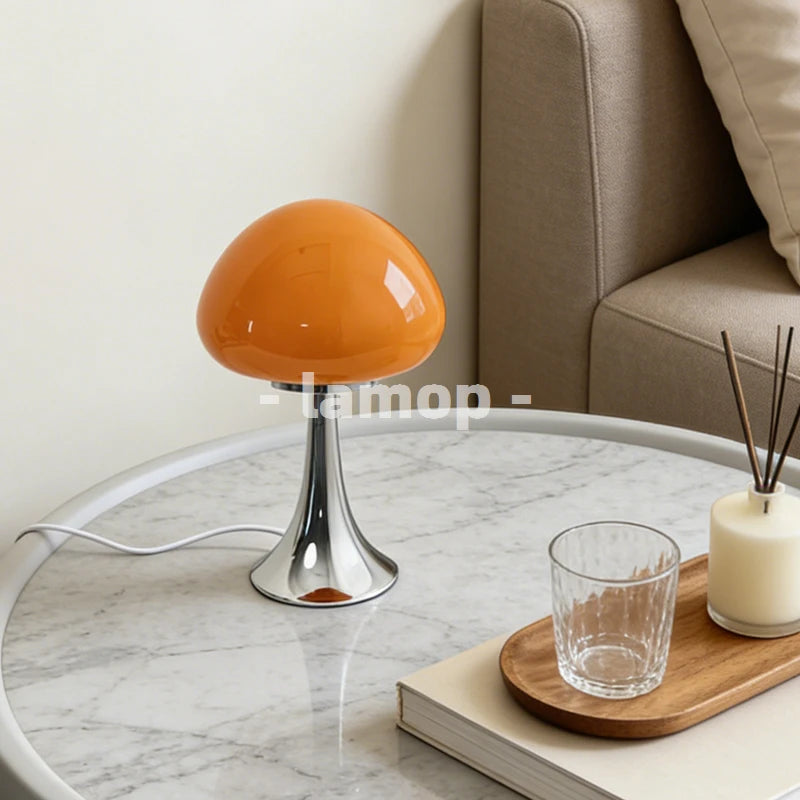 Safran, lampe champignon en verre jaune laiteux sur pied évasé chromé, 26 cm — vue 4