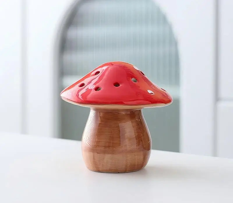 Fée, lampe champignon en céramique émaillée à chapeau percé de petits trous — vue 7