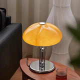 Auguste, lampe champignon vintage à large chapeau en verre ambré sur structure chromée — vue 2