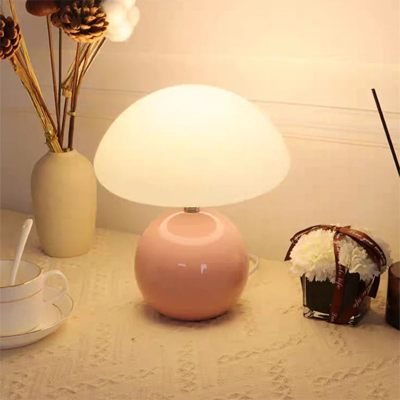 Bille, lampe champignon à pied boule en céramique émaillée et abat-jour dôme — vue 4