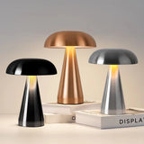 Milo, lampe champignon en aluminium doré brossé et acrylique, 20,5 cm