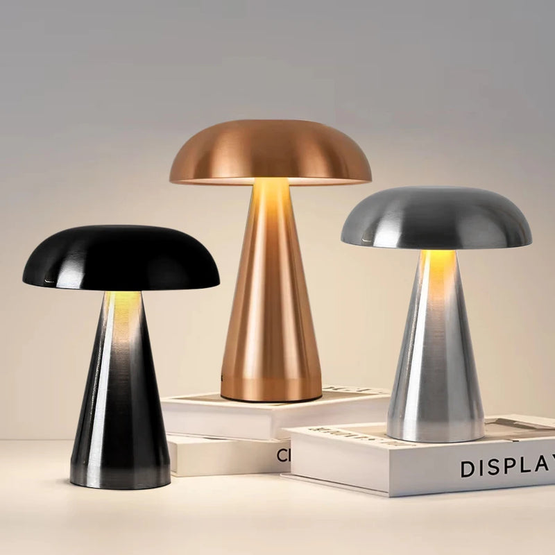 Milo, lampe champignon en aluminium doré brossé et acrylique, 20,5 cm