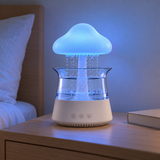 Ondée, lampe champignon qui pleut allumée dans un intérieur